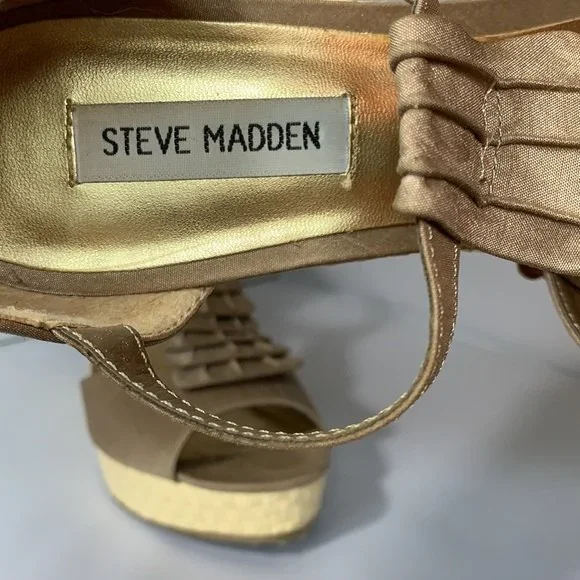 Steve Madden Ruffle Satin Wedge Heel Sandal Size 9 - Picture 5 of 11